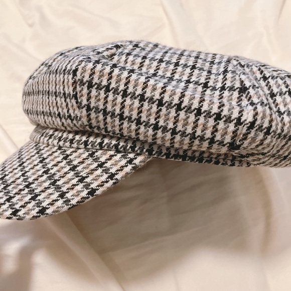 Checked cap - Picture 4 of 4